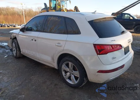 2018 Audi Q5 2.0T Premium/2.0T Tech Premium z USA, uszkodzony, nr VIN WA1ANAFY7J2117714